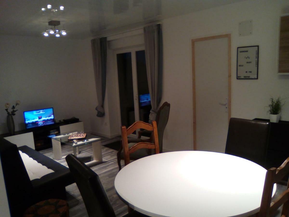 F2 Tout Confort Au Calme Apartment Batilly  Bagian luar foto