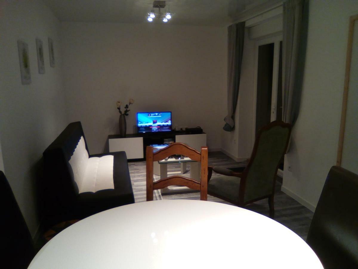 F2 Tout Confort Au Calme Apartment Batilly  Bagian luar foto